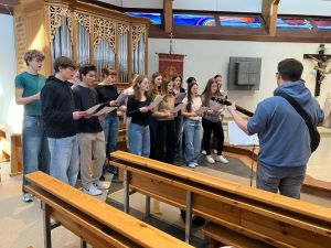 Emmausgang_03_Messfeier (2).jpg